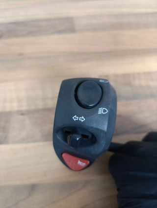 Piña Izquierda Peugeot Satelis 125