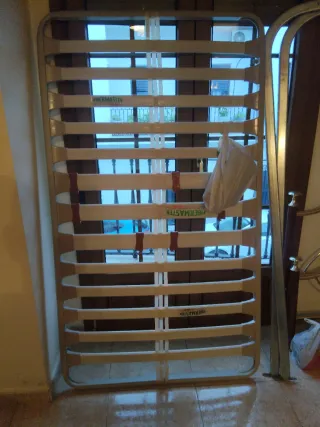 Somier de madera y metal