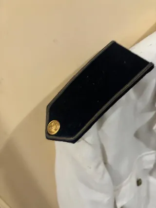 Antiguo traje de la falange española