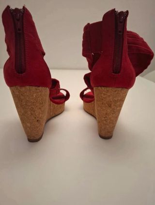 Cuñas de tela rojas para verano