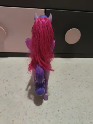 Unicornio y Muñecas Shimmer & Shine