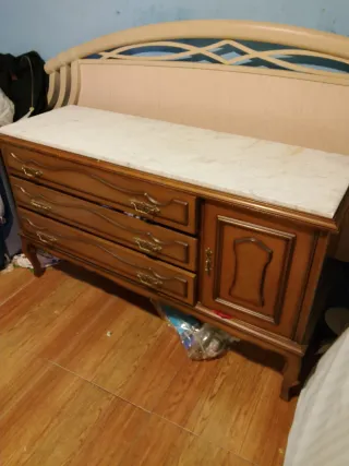 Cómoda antigua con tapa de mármol son 3