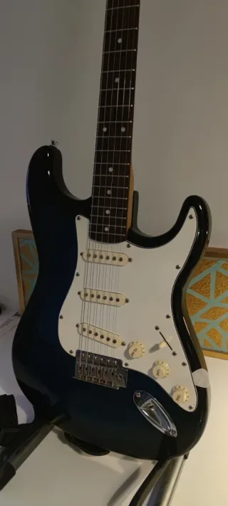 Guitarra Stratocaster Años 90 StarSun Eléctrica