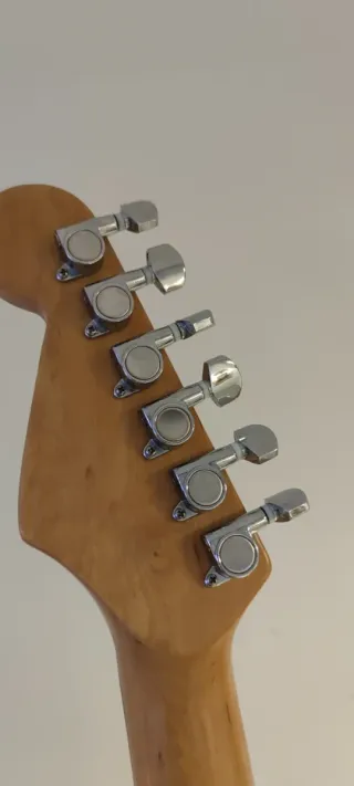 Guitarra Stratocaster Años 90 StarSun  Eléctrica