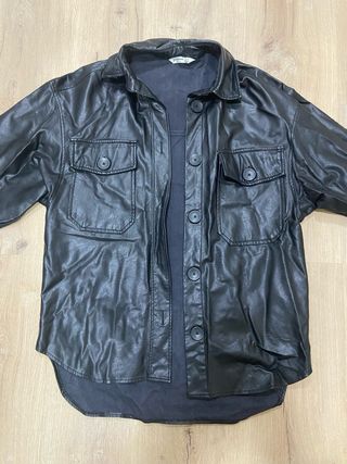 Camisa efecto piel Stradivarius Talla S