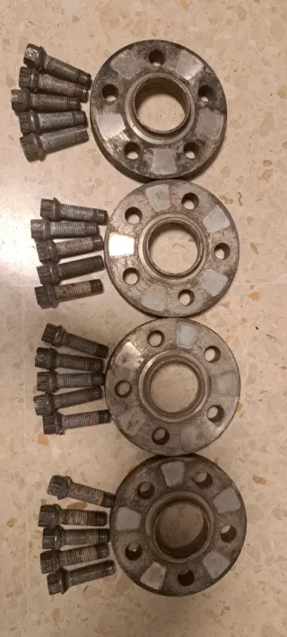 4 Separadores de 2cm, 5x100 buje 57mm con tornille