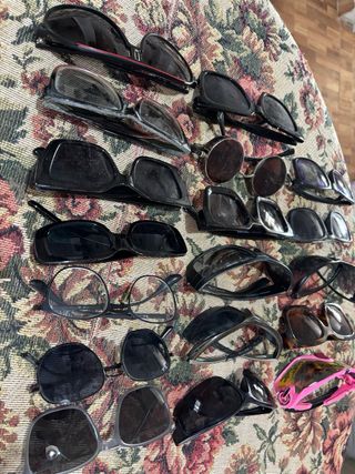 Lote de gafas de sol variadas