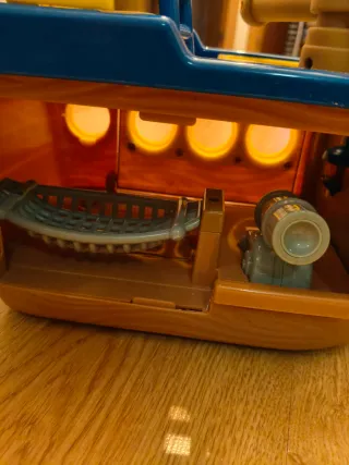 Barco Pirata Juguete con Accesorios