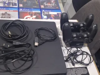 PS4 Slim 1TB Negra + 6 Juegos