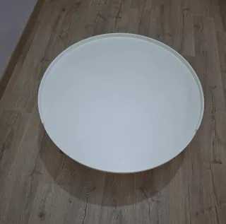 Mesa de centro redonda blanca y madera