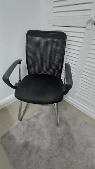 Silla de oficina malla negra