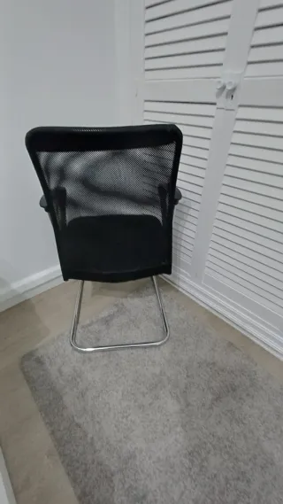 Silla de oficina malla negra