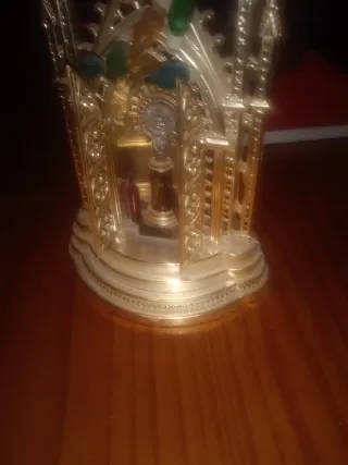 Virgen del Pilar dorada