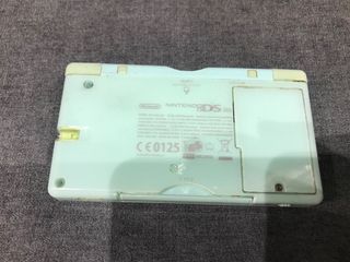 Nintendo DS verde con cargador