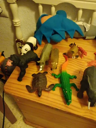 Figuras de animales de juguete