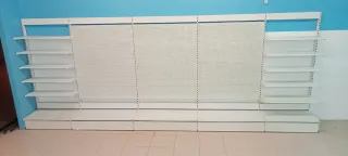 Estantería metálica tipo góndola