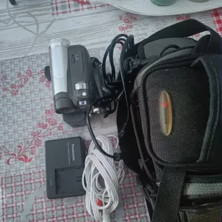 Videocámara Panasonic NV-GS17 24x Zoom