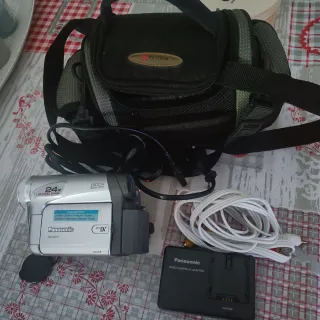 Videocámara Panasonic NV-GS17 24x Zoom