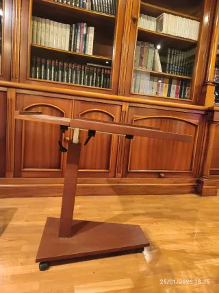 Mesa auxiliar madera regulable