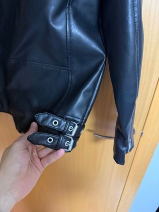 Chaqueta Biker Efecto Piel Negra Zara