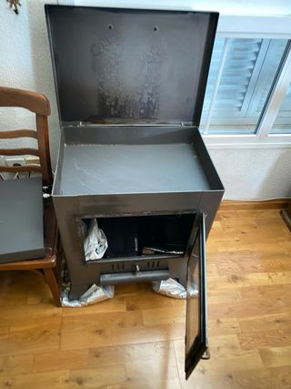 Estufa de hierro fundido negra/gris