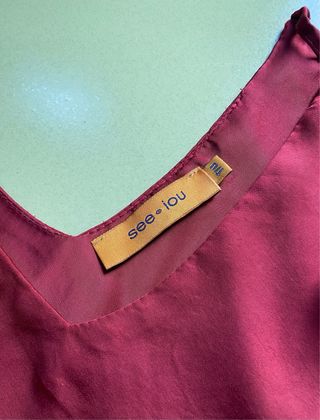 Conjunto satén top y falda marca SEE IOU