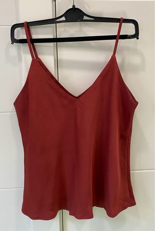 Conjunto satén top y falda marca SEE IOU