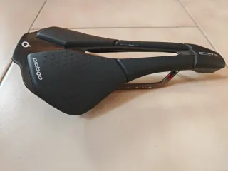 Sillín Prologo Scratch M5 Tirox 143mm Negro