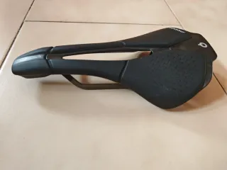 Sillín Prologo Scratch M5 Tirox 143mm Negro