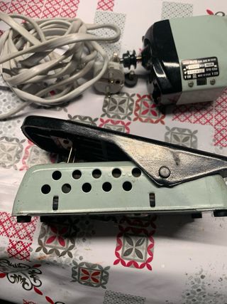 Motor y pedal máquina de coser Alfa