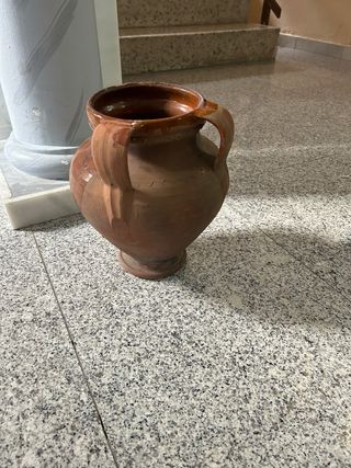 Jarrón de barro antiguo