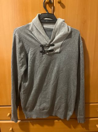 Jersey gris con cuello shawl y botones