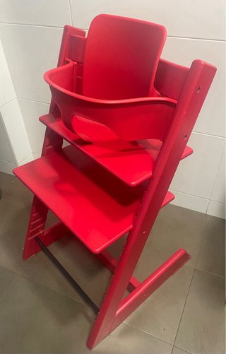 Silla evolutiva Stokke. Con respaldo y barrera