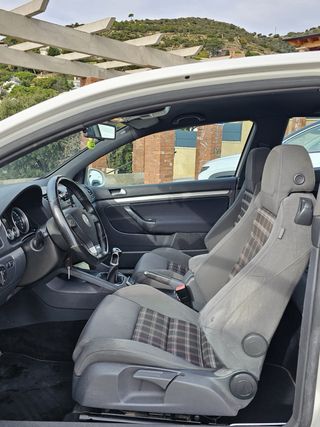 Volkswagen Golf GTI Manual