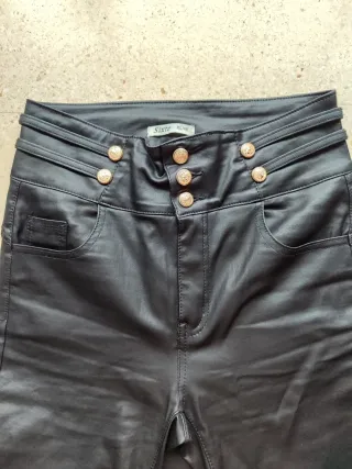 Falda y Pantalón Polipiel Negro