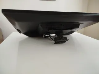 TV TCL 32 pulgadas y soporte pared