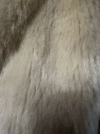 Abrigo piel sintética beige/blanco talla única