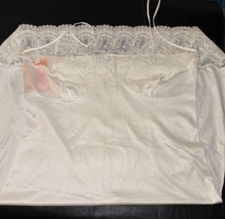 Lencería blanca con encaje