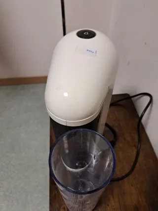 Cafetera blanca y negra