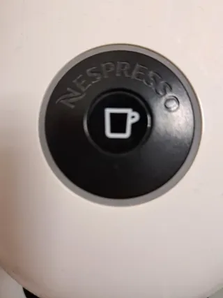 Cafetera blanca y negra