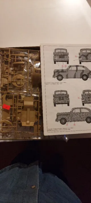 Maqueta Kapitan 2 Puertas Saloon ICM