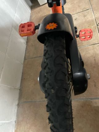 Bici B-Twin 14 Naranja Ideal para iniciarse