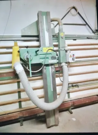 Sierra vertical para madera Escuadradora.