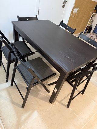Mesa plegable y 6 Sillas Comedor