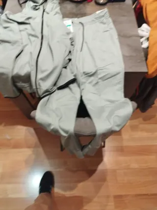 Conjunto chándal Nike gris y negro Talla L,M,xl