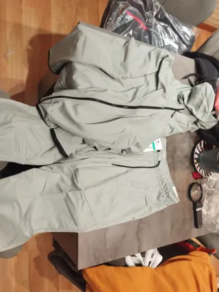 Conjunto chándal Nike gris y negro Talla L,M,xl