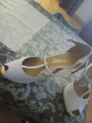 Zapatos de fiesta LODI blancos y dorados
