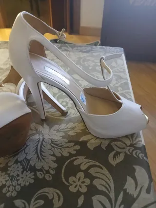 Zapatos de fiesta LODI blancos y dorados
