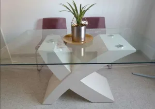 Mesa de cristal diseño moderno