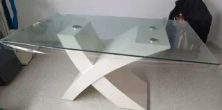 Mesa de cristal diseño moderno